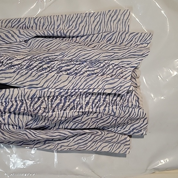 Chico's Zebra Print Open Front Cardigan Textured Trim Lightweight Slinky - Picture 4 of 7